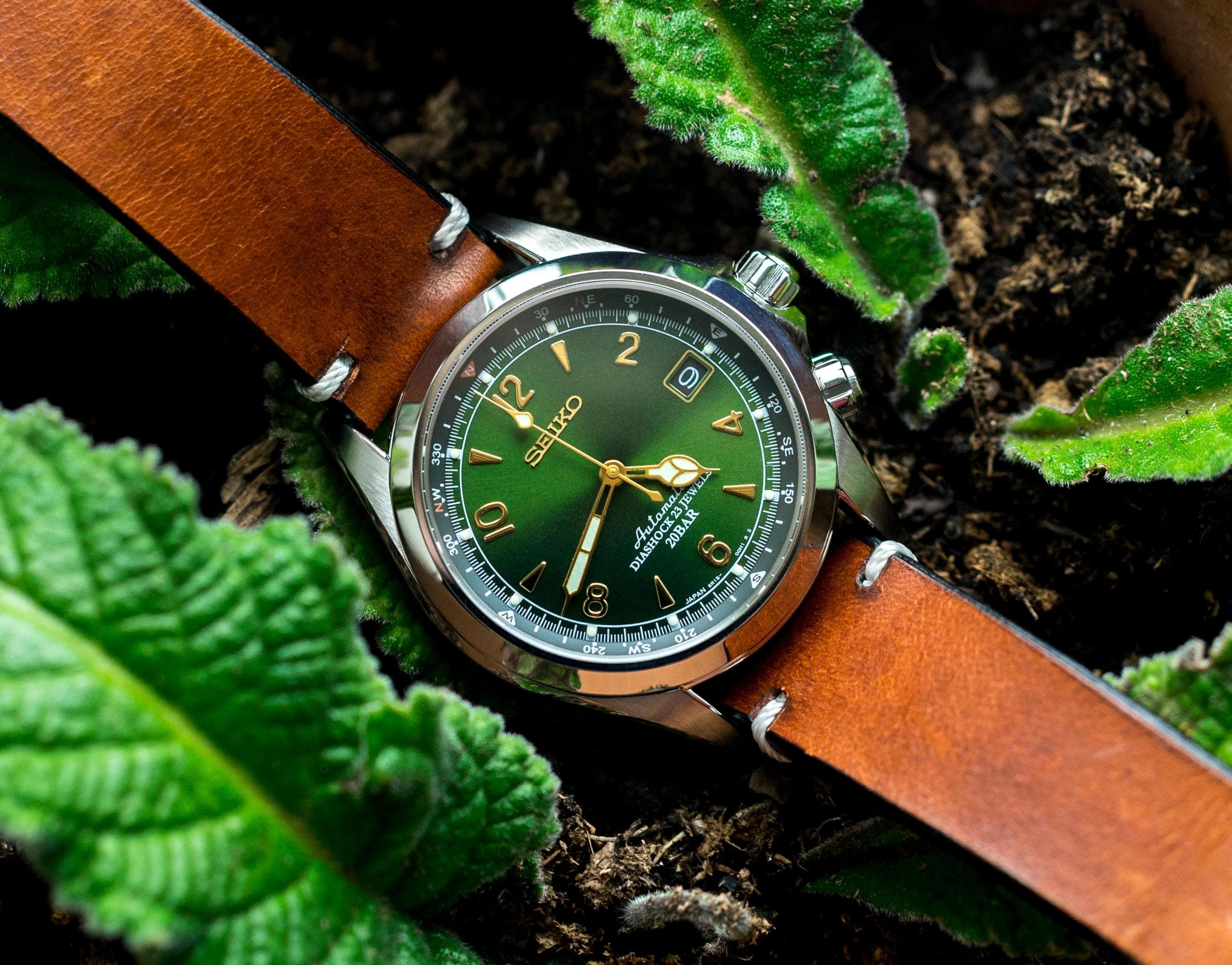 Seiko Alpinist SPB121: The 90s Cult Hero Returns