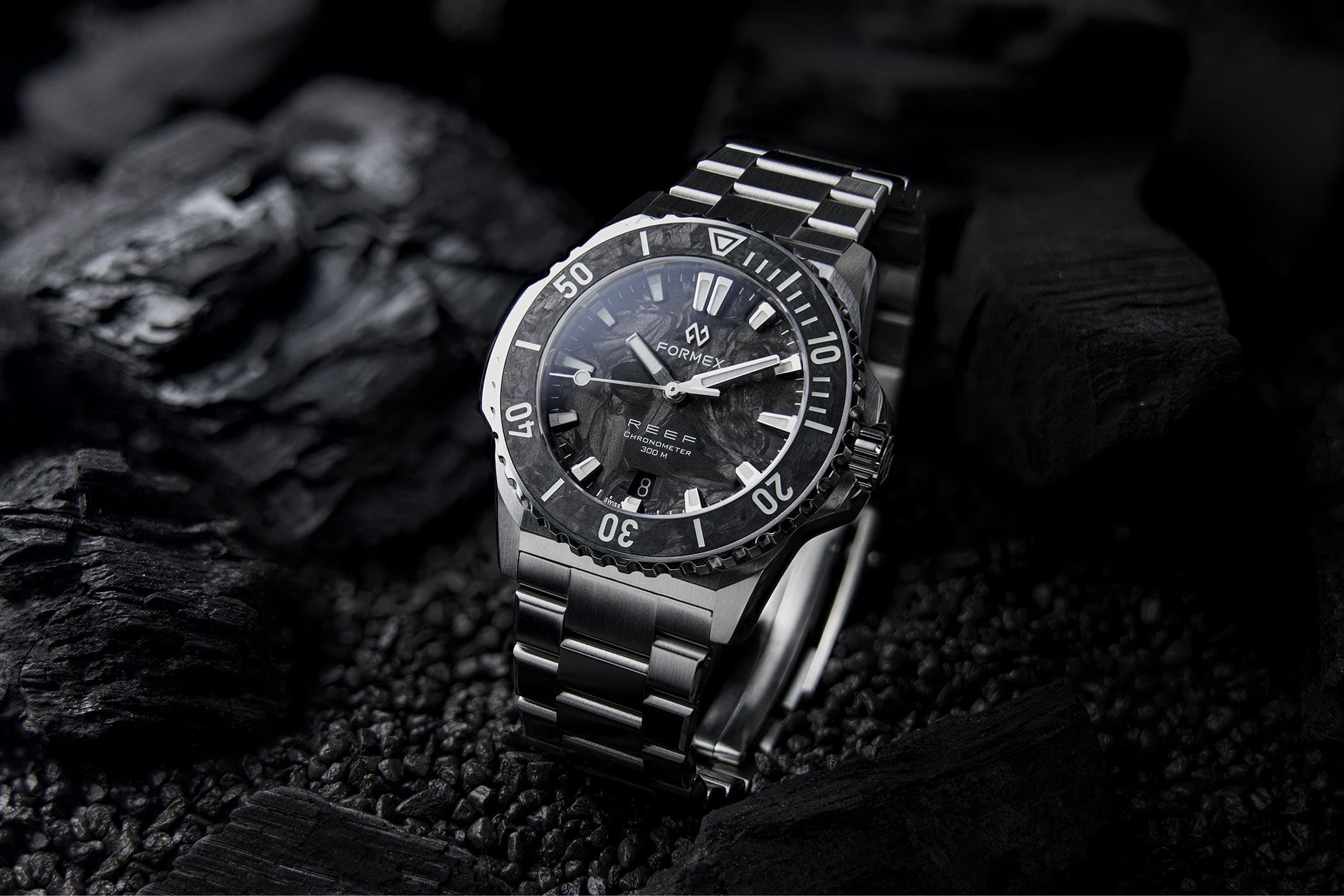 Formex Reef 39.5mm Forged Carbon: A New COSC Diver